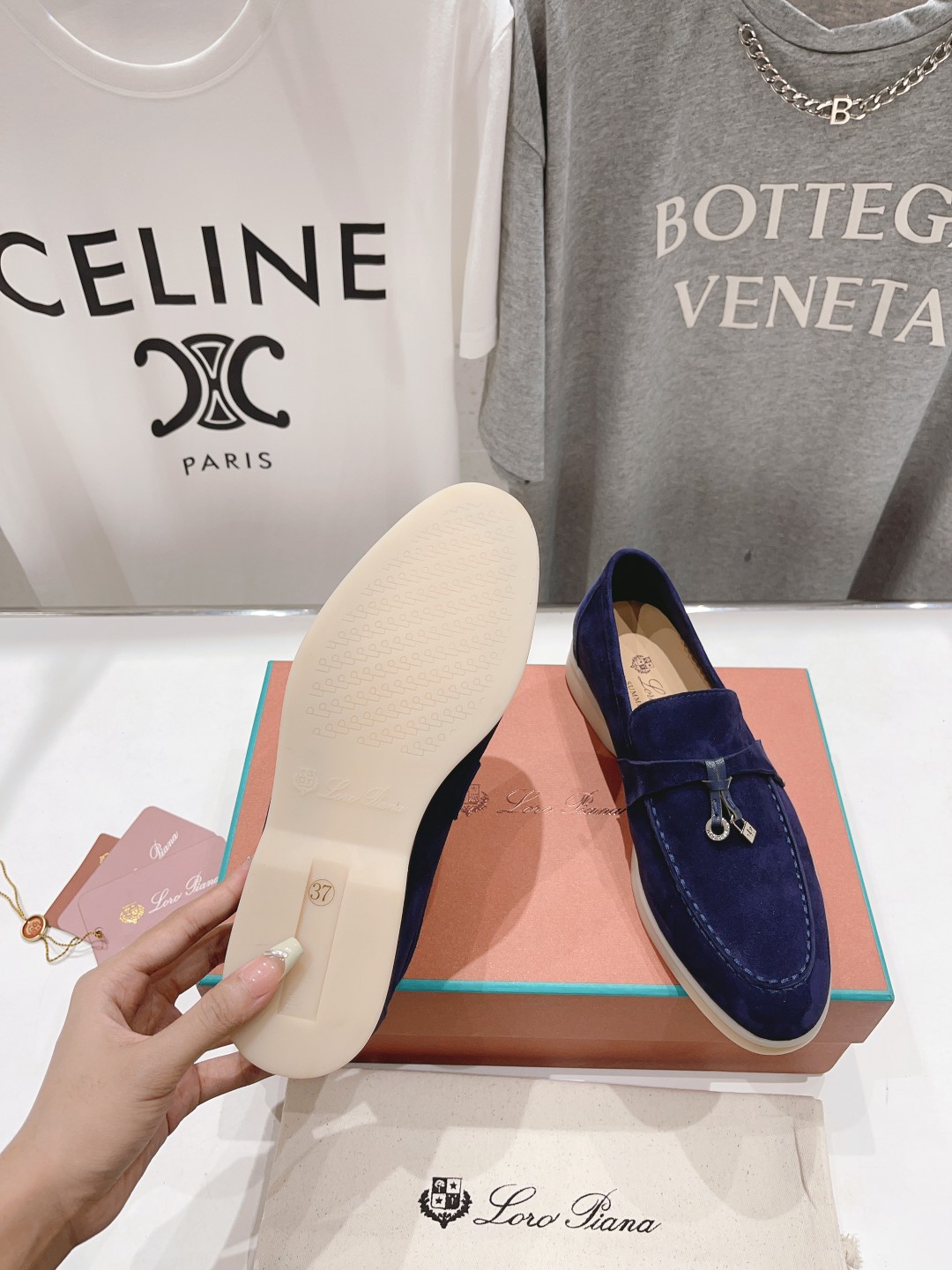 高版本出厂
 Loro Piana* LP万年经典款乐福鞋 简约时尚 脚感超级舒适 一天可以暴走两万步的