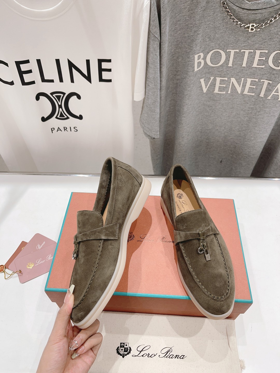 高版本出厂
 Loro Piana* LP万年经典款乐福鞋 简约时尚 脚感超级舒适 一天可以暴走两万步的