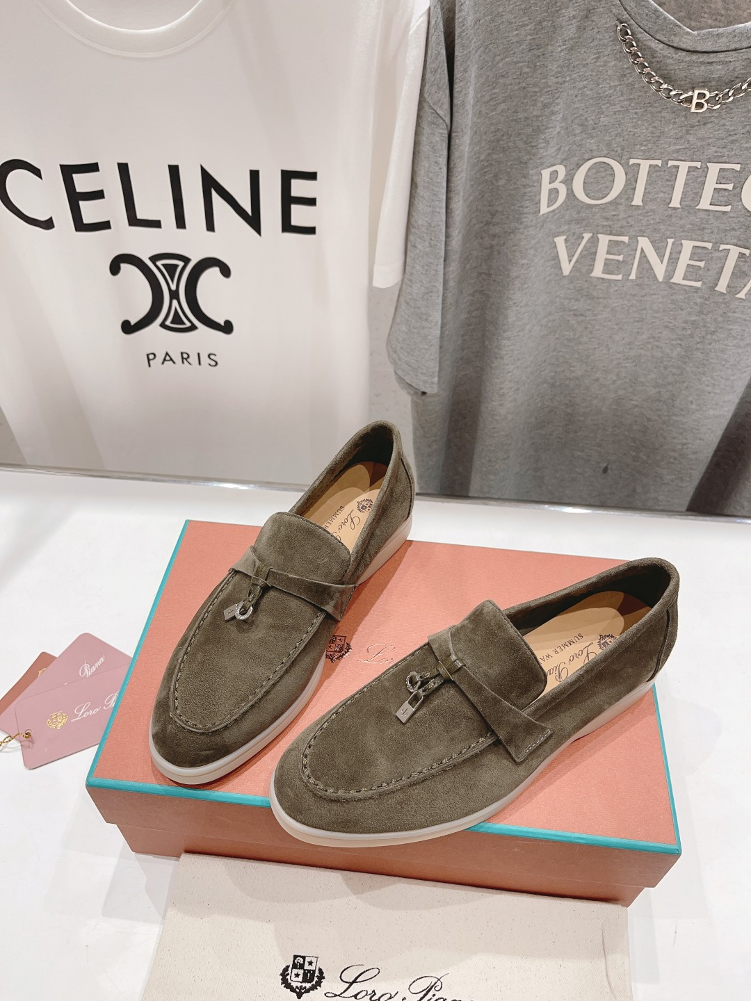 高版本出厂
 Loro Piana* LP万年经典款乐福鞋 简约时尚 脚感超级舒适 一天可以暴走两万步的