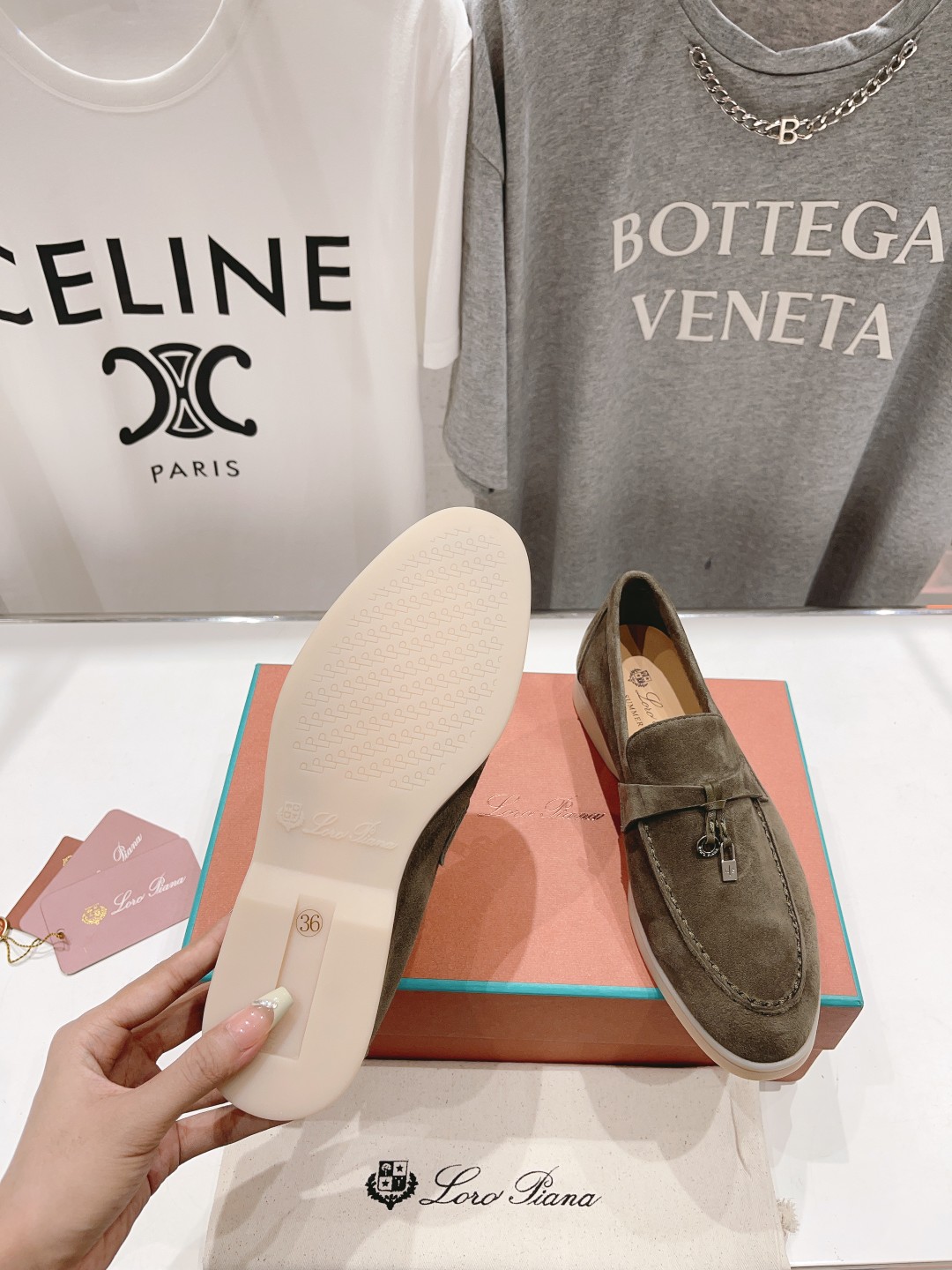 高版本出厂
 Loro Piana* LP万年经典款乐福鞋 简约时尚 脚感超级舒适 一天可以暴走两万步的