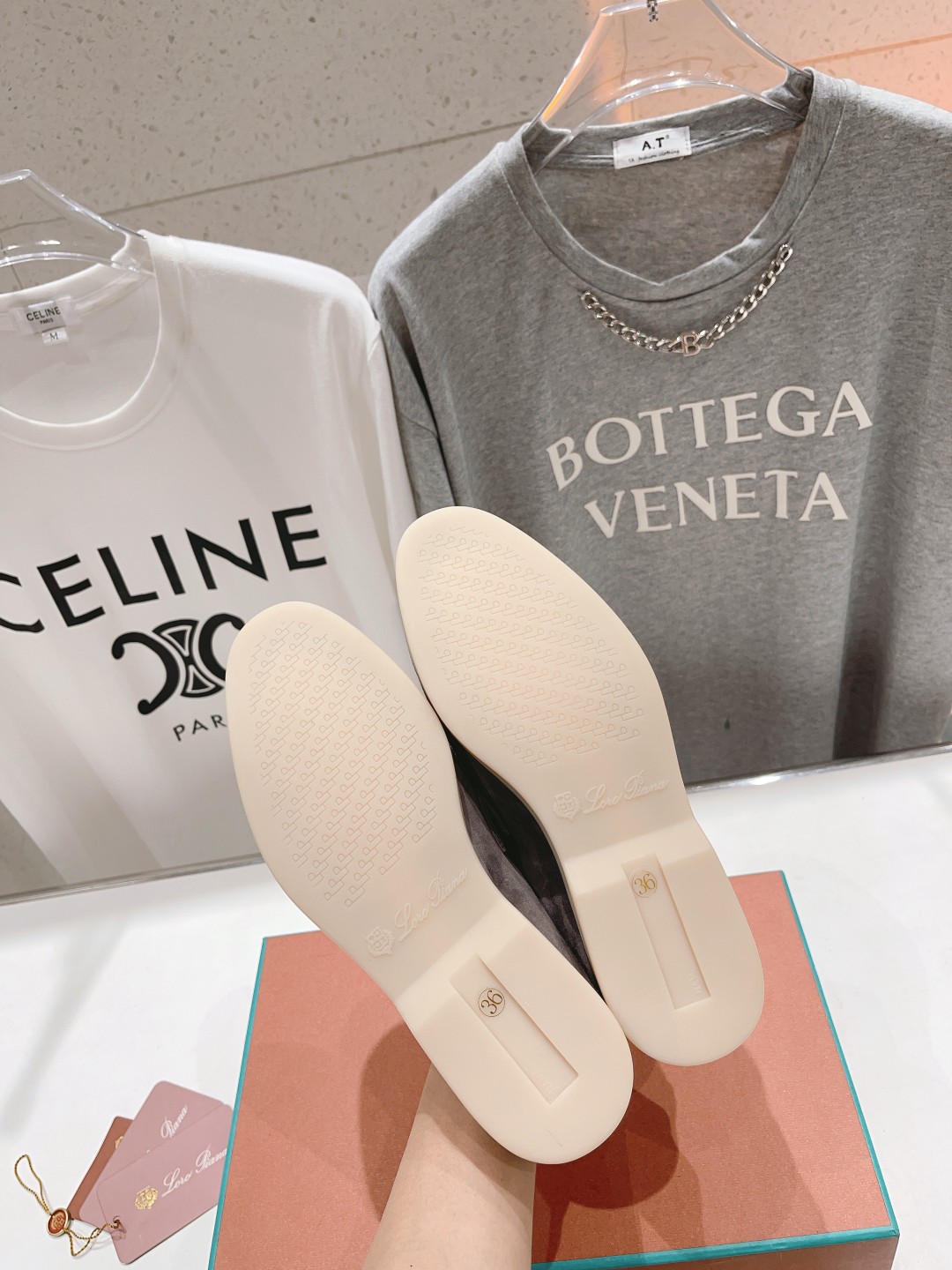 高版本出厂
 Loro Piana* LP万年经典款乐福鞋 简约时尚 脚感超级舒适 一天可以暴走两万步的