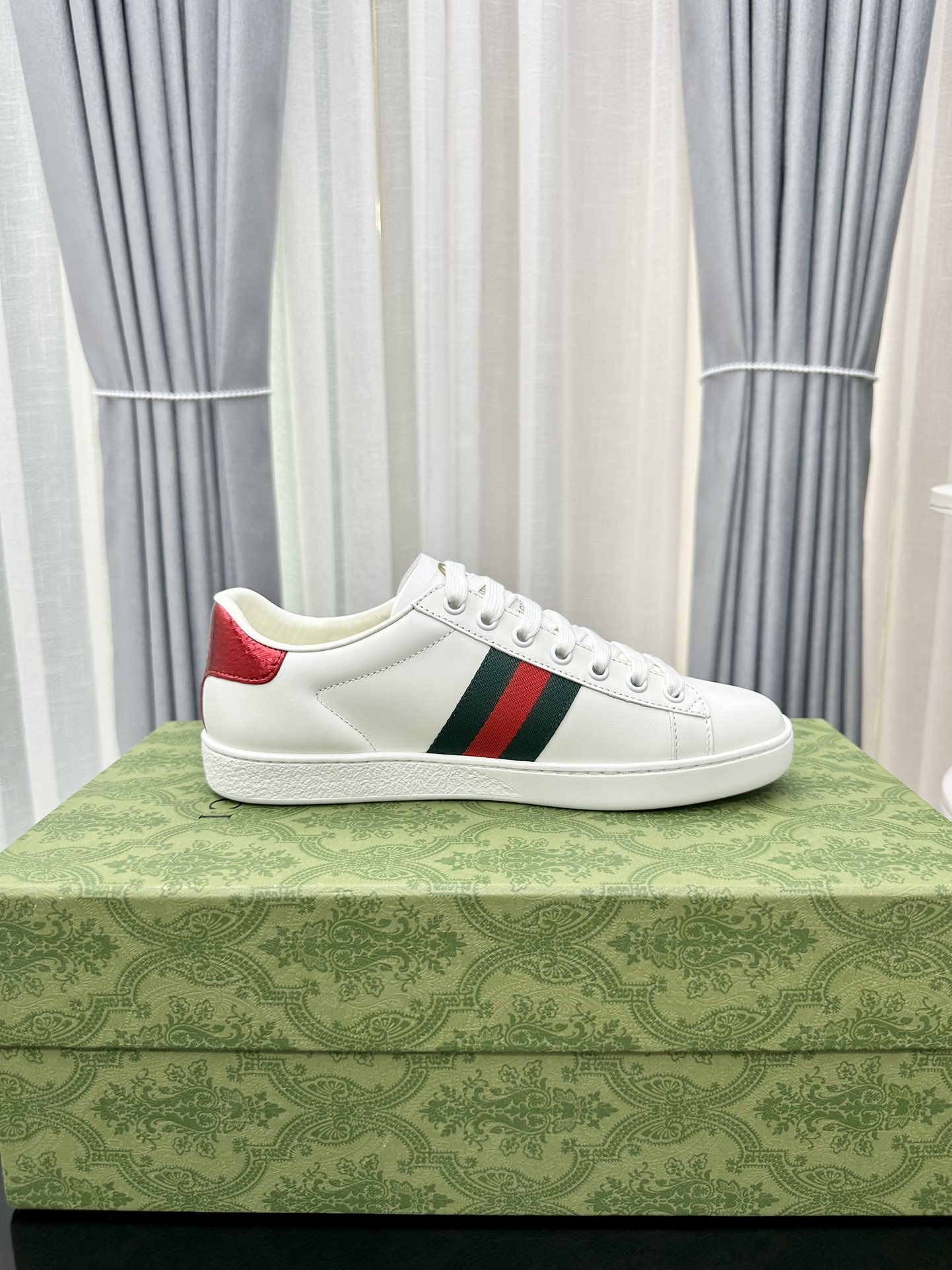 versión superior Gucci2023 principios de la primavera Gucci G casa pequeños zapatos blancos últimos 