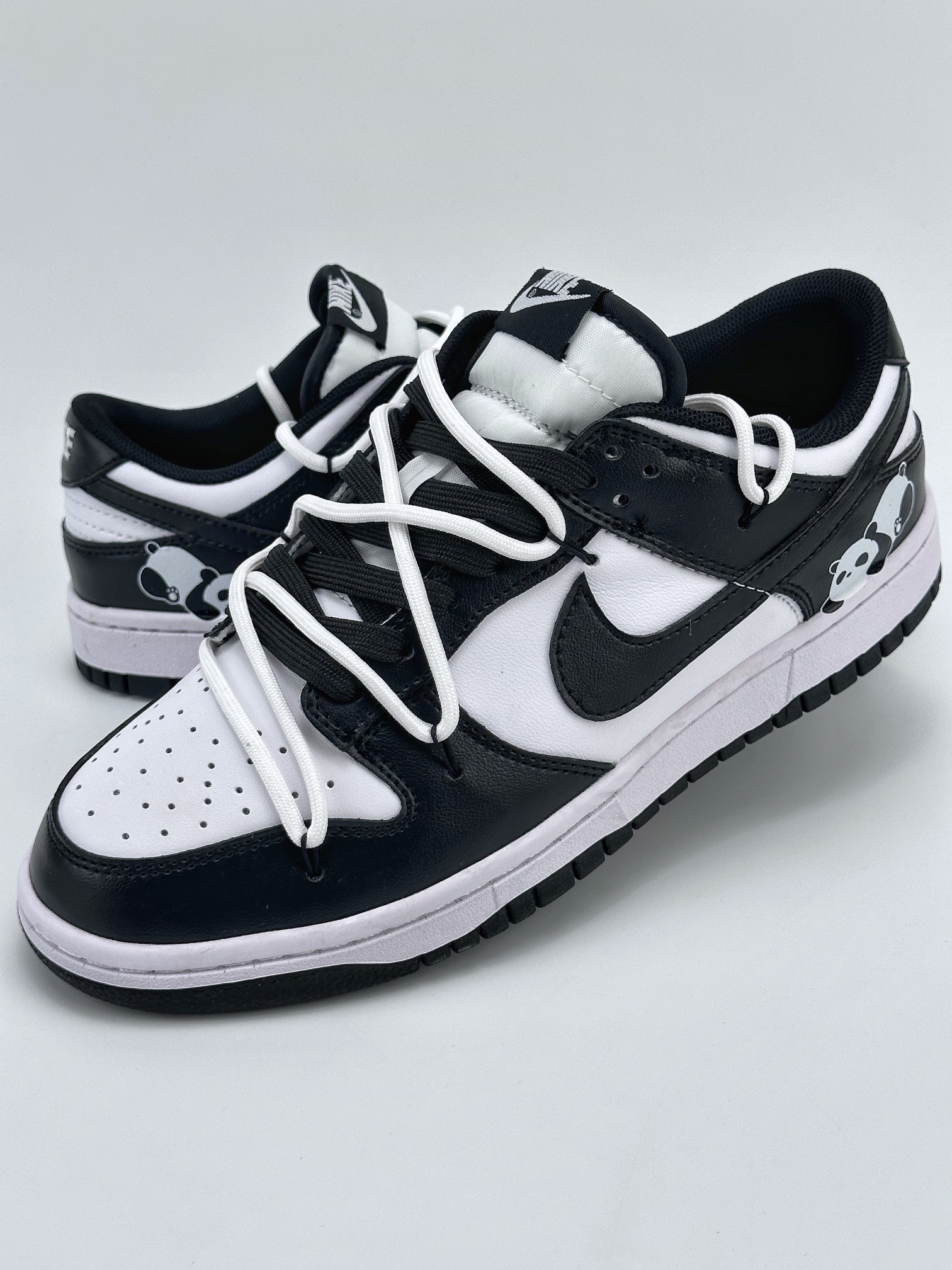 NIKE SB Dunk Low 黑白熊猫绑带 DD1391-100