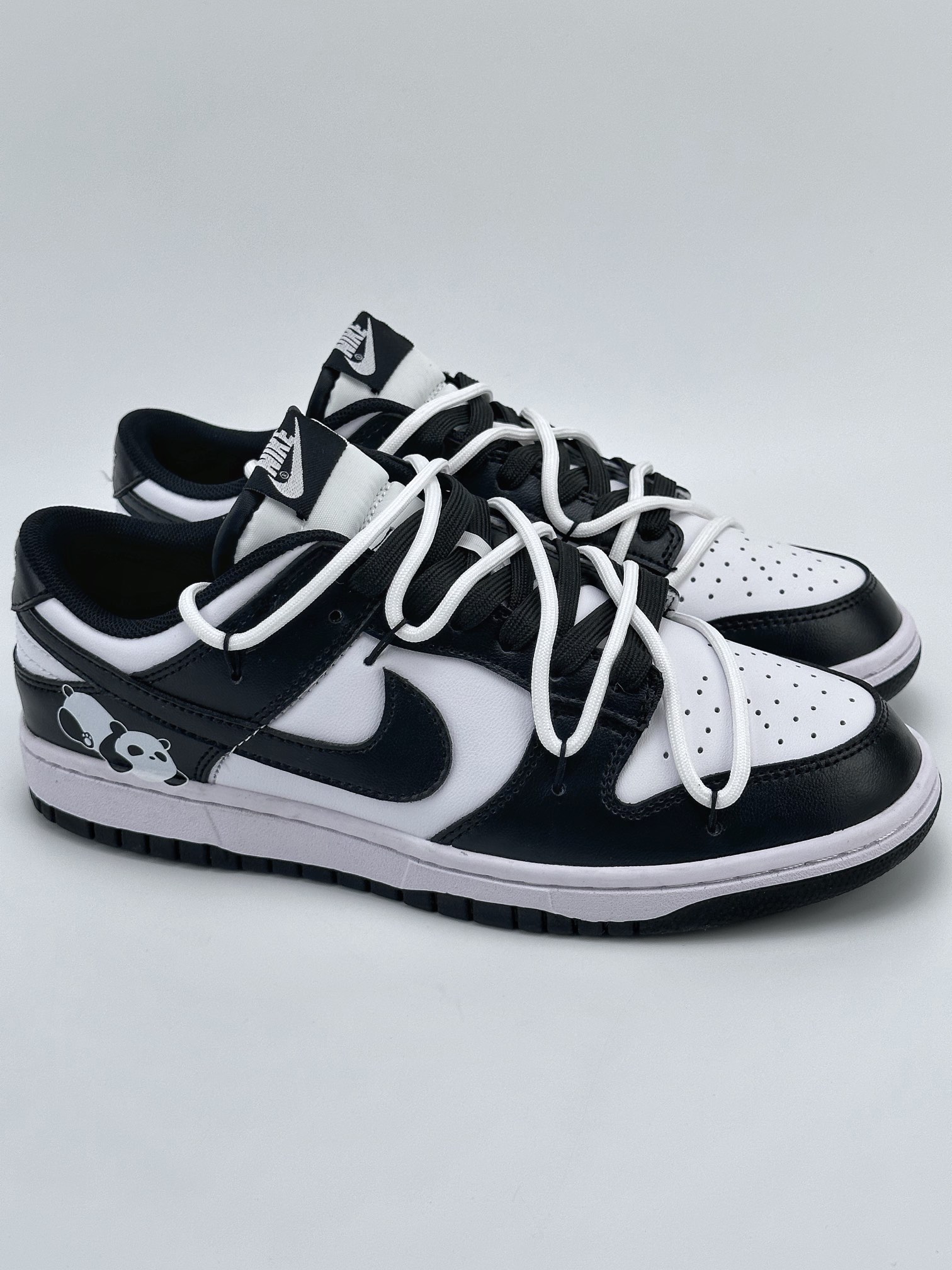 NIKE SB Dunk Low 黑白熊猫绑带 DD1391-100