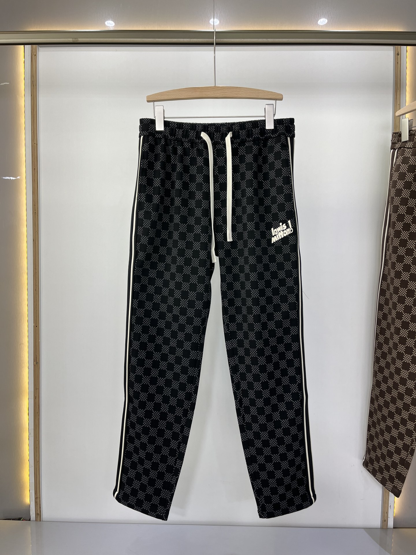 Louis Vuitton Clothing Pants & Trousers Men Fall/Winter Collection Casual