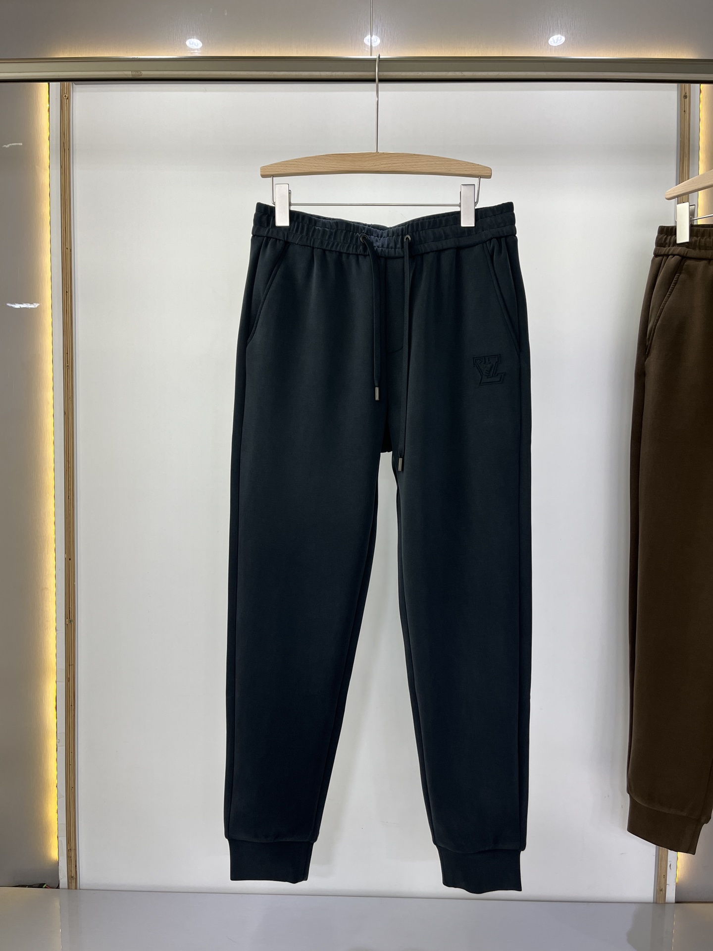 Louis Vuitton Clothing Pants & Trousers Men Fall/Winter Collection Casual