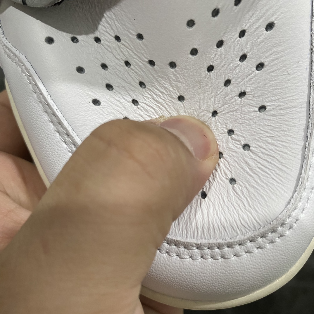 图片[6]-【小绿X版】Air Jordan Legacy AJ312 白黄紫 CD7069-102n目前市场最好版本 优于之前各代号版本n最新原鞋开发 独家鞋底模具 目前市场最正确版型 后跟处饰有标志性爆裂纹覆盖层 正确官方原盒原配整洁度一流 鞋身采用了头层皮制作 平台电商直供首选 售后超低  尺码：36 36.5 37.5 38 38.39 40 40.5 41 42 42.5 43 44 44.5 45 46 47.5-莆田鞋批发中心