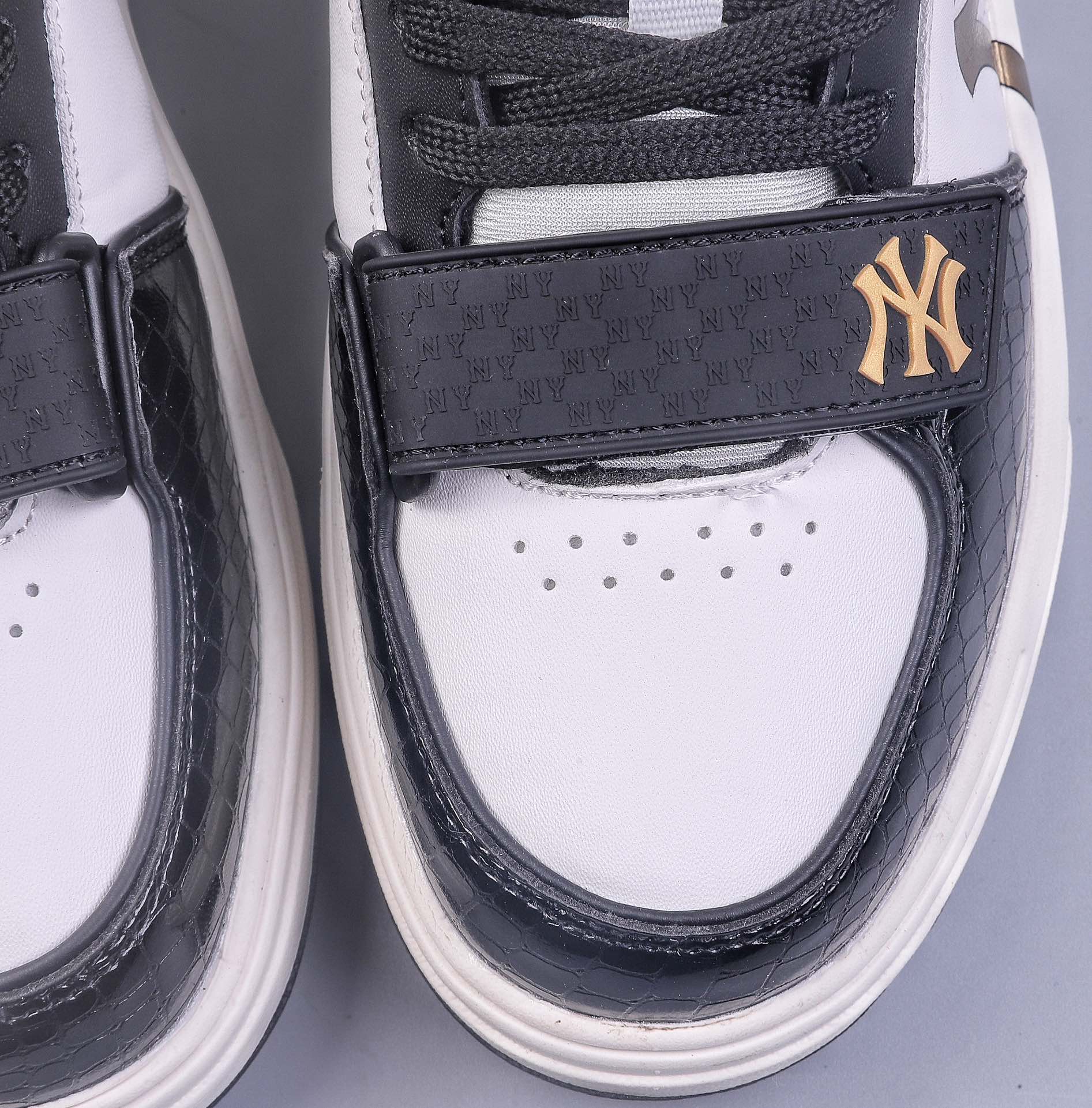 MLB Chunky Liner Basic New York Yankees mid-top sneakers 3ASXLMB3N