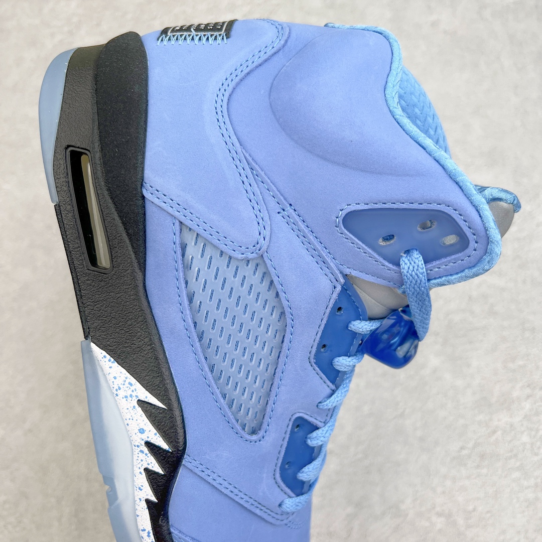图片[6]-＃Y3纯原 Air Jordan AJ5 Retro 北卡蓝 DV1310-401 全新改良批次 圈内最强系列 恪守真诚 承诺混一赔十 高端零售裸鞋圈特供批次 SZ原厂全套原楦原纸板冲刀磨具开发 原厂皮料加持 原厂港宝加持定型后跟R度完美 同源原厂电绣 飞翼针数密度立体效果一致 百分百一致原鞋 原厂拉帮工艺 针距密度一致 后跟弧度收口自然不对折 极致一眼正品既视感 进口玻璃冲刀皮料裁剪零毛边 全鞋电脑针车工艺 品控清洁度最高QC检验标准 免检产品 原厂订购鞋盒、鞋标、防尘纸、鞋撑、鞋带 追求极致的原厂味道 尺码：40.5 41 42 42.5 43 44 44.5 45 46 47.5 48.5-选品中心