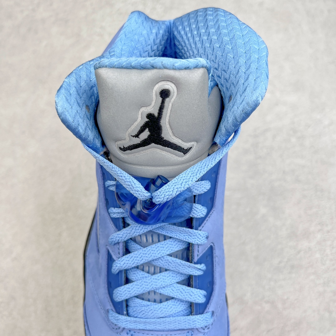 图片[5]-＃Y3纯原 Air Jordan AJ5 Retro 北卡蓝 DV1310-401 全新改良批次 圈内最强系列 恪守真诚 承诺混一赔十 高端零售裸鞋圈特供批次 SZ原厂全套原楦原纸板冲刀磨具开发 原厂皮料加持 原厂港宝加持定型后跟R度完美 同源原厂电绣 飞翼针数密度立体效果一致 百分百一致原鞋 原厂拉帮工艺 针距密度一致 后跟弧度收口自然不对折 极致一眼正品既视感 进口玻璃冲刀皮料裁剪零毛边 全鞋电脑针车工艺 品控清洁度最高QC检验标准 免检产品 原厂订购鞋盒、鞋标、防尘纸、鞋撑、鞋带 追求极致的原厂味道 尺码：40.5 41 42 42.5 43 44 44.5 45 46 47.5 48.5-选品中心