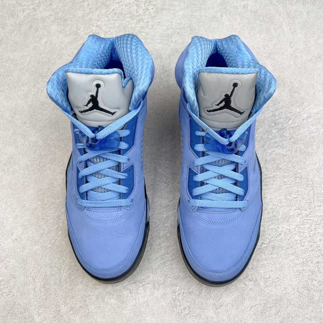 图片[2]-＃Y3纯原 Air Jordan AJ5 Retro 北卡蓝 DV1310-401 全新改良批次 圈内最强系列 恪守真诚 承诺混一赔十 高端零售裸鞋圈特供批次 SZ原厂全套原楦原纸板冲刀磨具开发 原厂皮料加持 原厂港宝加持定型后跟R度完美 同源原厂电绣 飞翼针数密度立体效果一致 百分百一致原鞋 原厂拉帮工艺 针距密度一致 后跟弧度收口自然不对折 极致一眼正品既视感 进口玻璃冲刀皮料裁剪零毛边 全鞋电脑针车工艺 品控清洁度最高QC检验标准 免检产品 原厂订购鞋盒、鞋标、防尘纸、鞋撑、鞋带 追求极致的原厂味道 尺码：40.5 41 42 42.5 43 44 44.5 45 46 47.5 48.5-选品中心