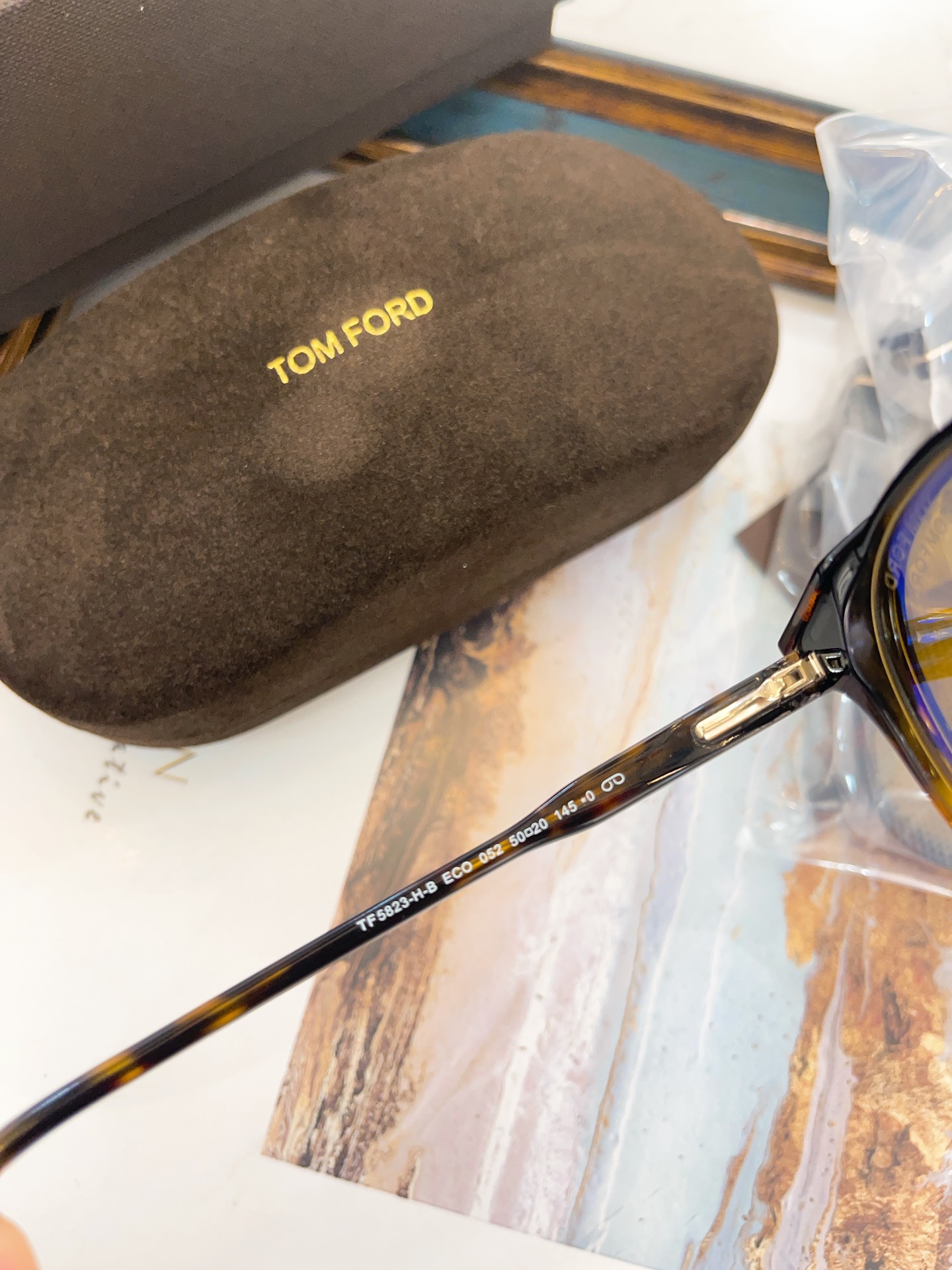  TOM FOR*💫💫💫MODEL：TF5823-H-B💫💫💫SIZE：50口20-145💫💫💫配送挂片
