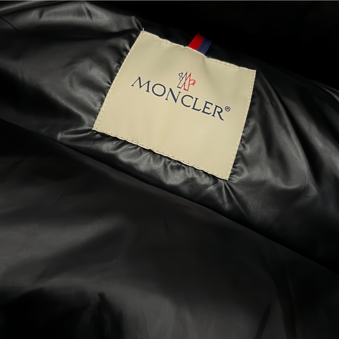 Moncler️蒙口ss织带拉链按扣羽绒马甲男女同款专柜热卖爆款来袭！秋冬新款羽绒上新炸裂新款层出不穷连