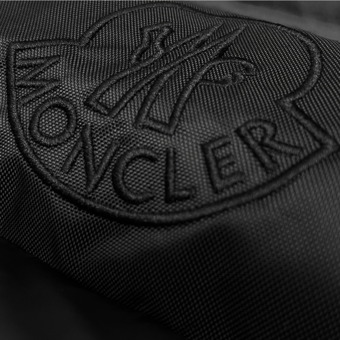 Moncler️蒙口ss织带拉链按扣羽绒马甲男女同款专柜热卖爆款来袭！秋冬新款羽绒上新炸裂新款层出不穷连