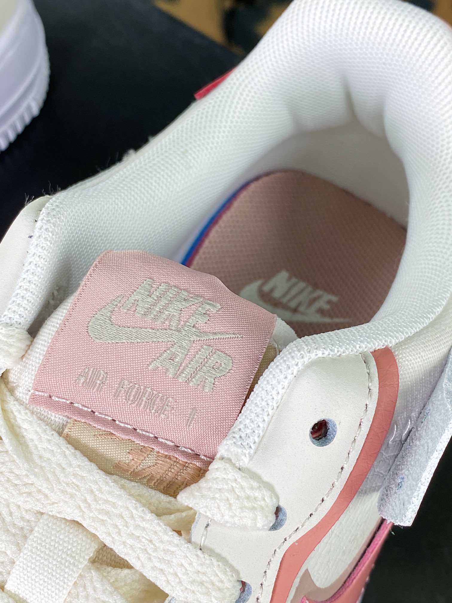 WMNS Air Force 1 Shadow”Sail White Pink”空军一号轻量增高低帮百搭板鞋“皮革米白粉”DZ1847-001