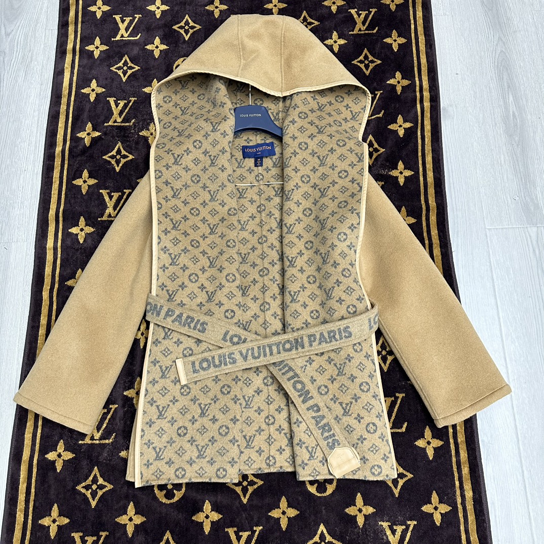 Louis Vuitton Clothing Coats & Jackets Blue Sewing Cowhide Lambskin Sheepskin Wool Fall/Winter Collection Hooded Top