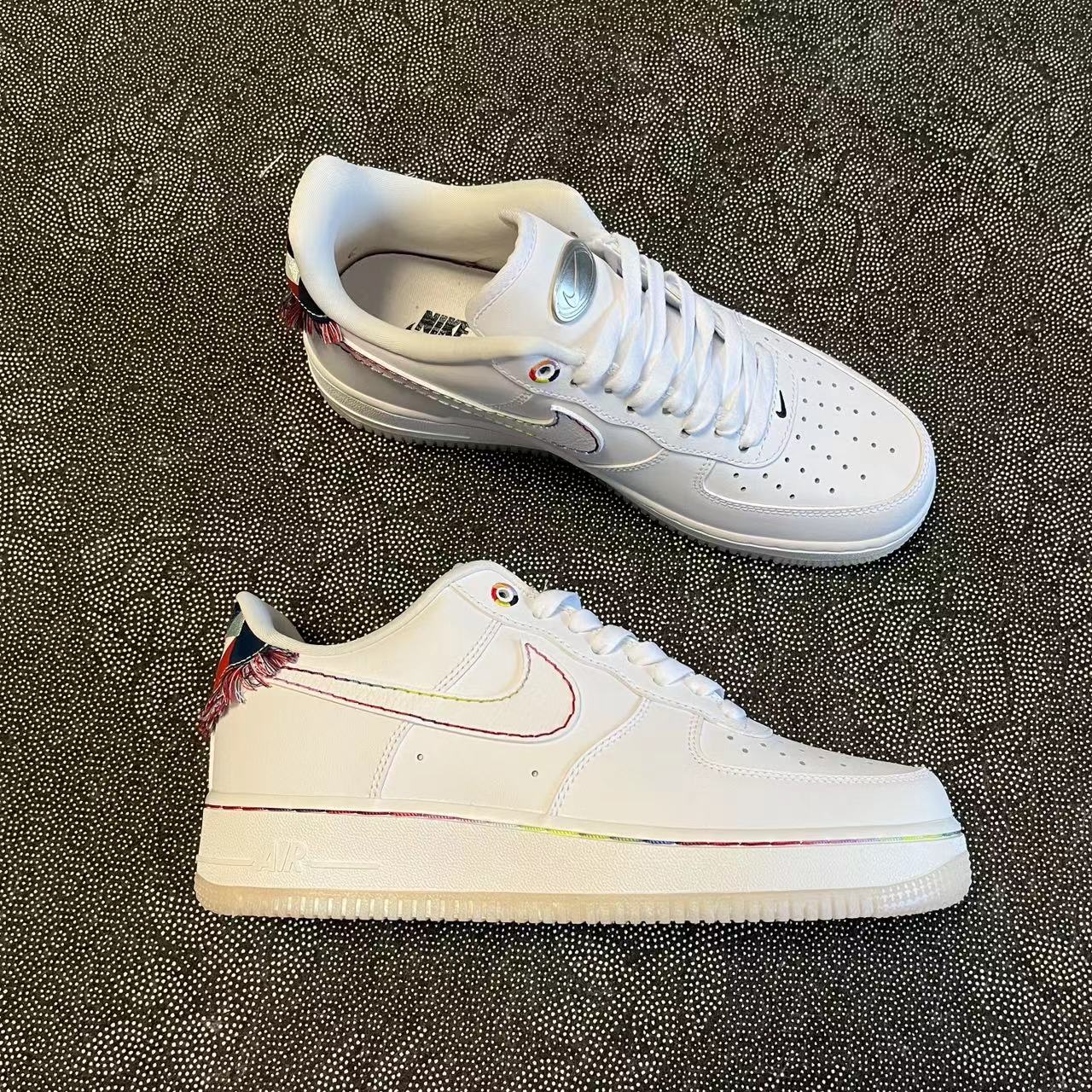 ? Nike Air Force 1 Low板鞋 刺绣白?