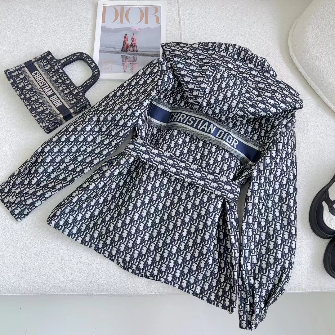 独家首发 爆单系列款 CD 26Ss———最新款满D提花连帽中长款夹克外套 🖤四个工装大口袋～～背面lo