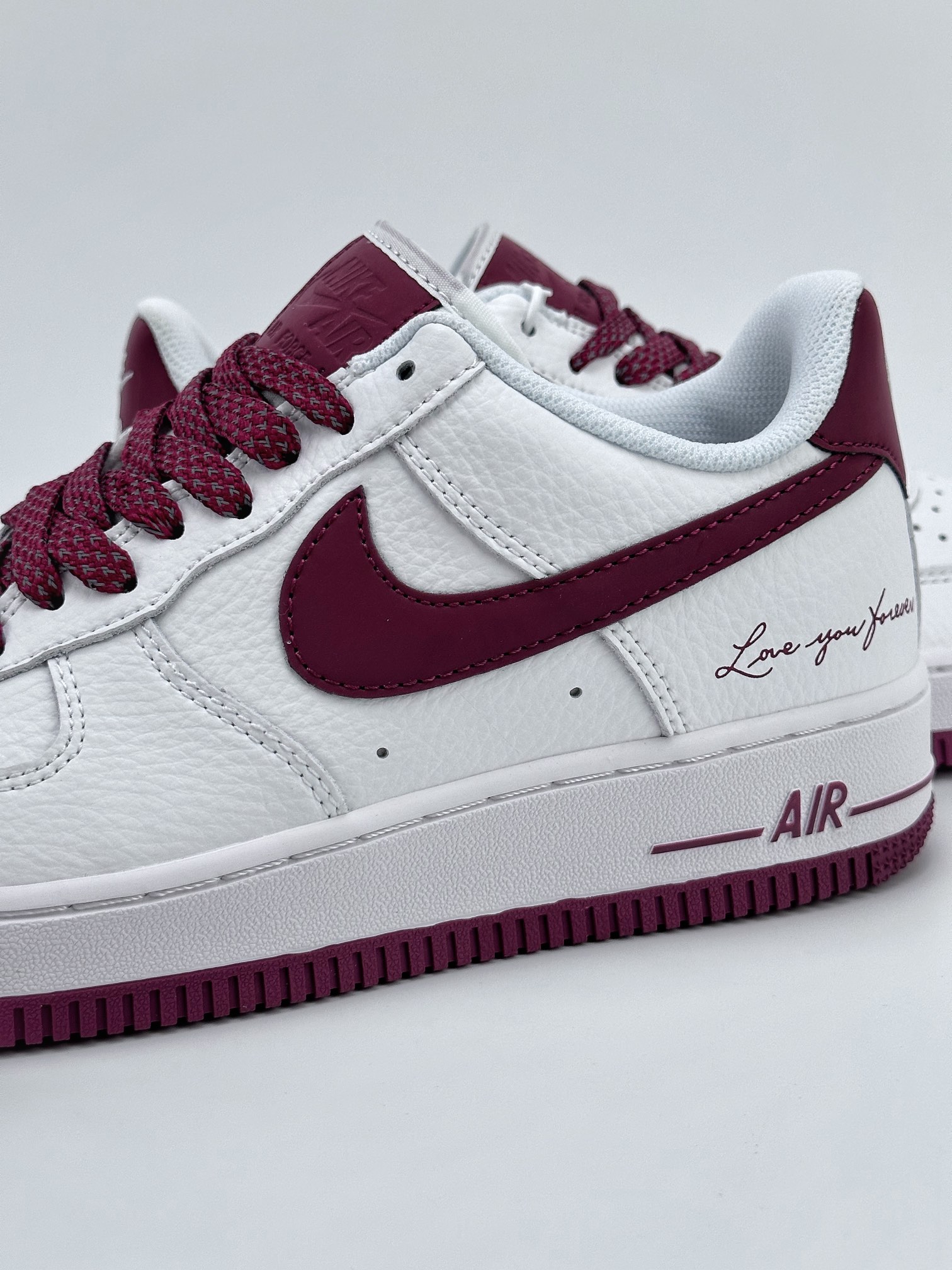 Nike Air Force 1 Low 07 签名白酒红 LO1718-059