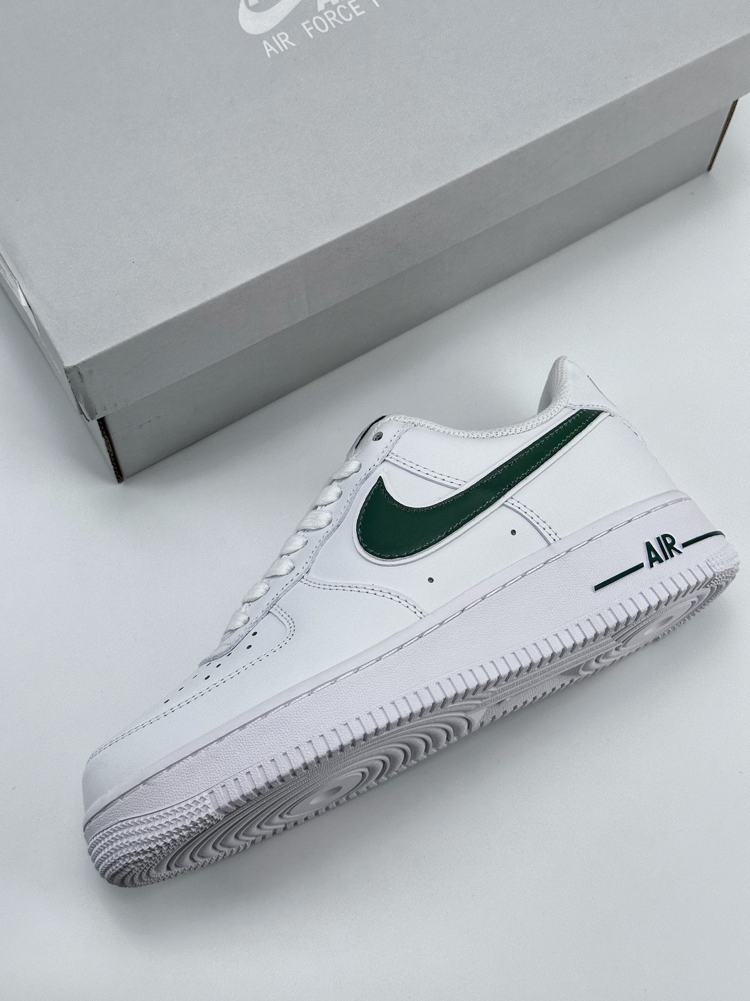 200 Nike Air Force 1 Low 07 白军绿勾 AO2423-104