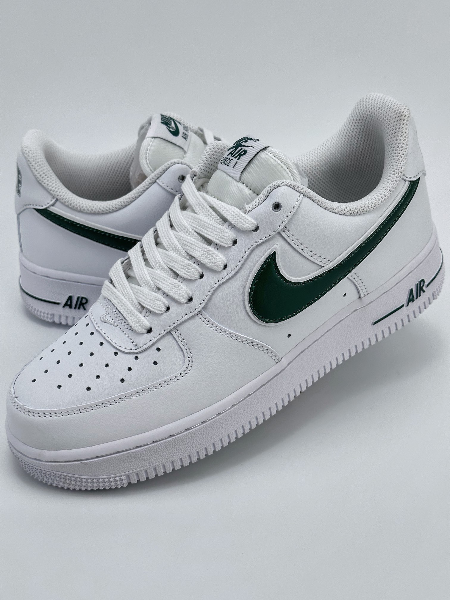 200 Nike Air Force 1 Low 07 白军绿勾 AO2423-104