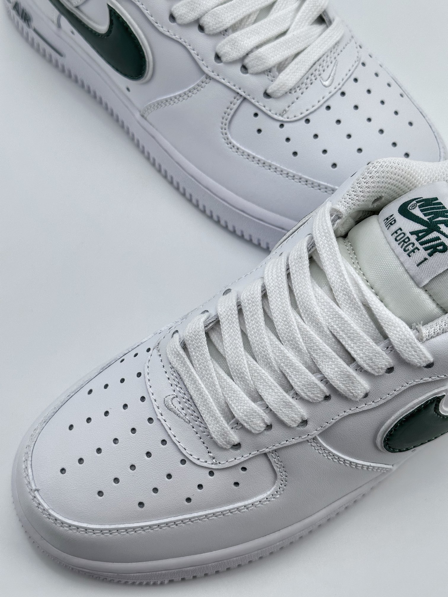 200 Nike Air Force 1 Low 07 白军绿勾 AO2423-104