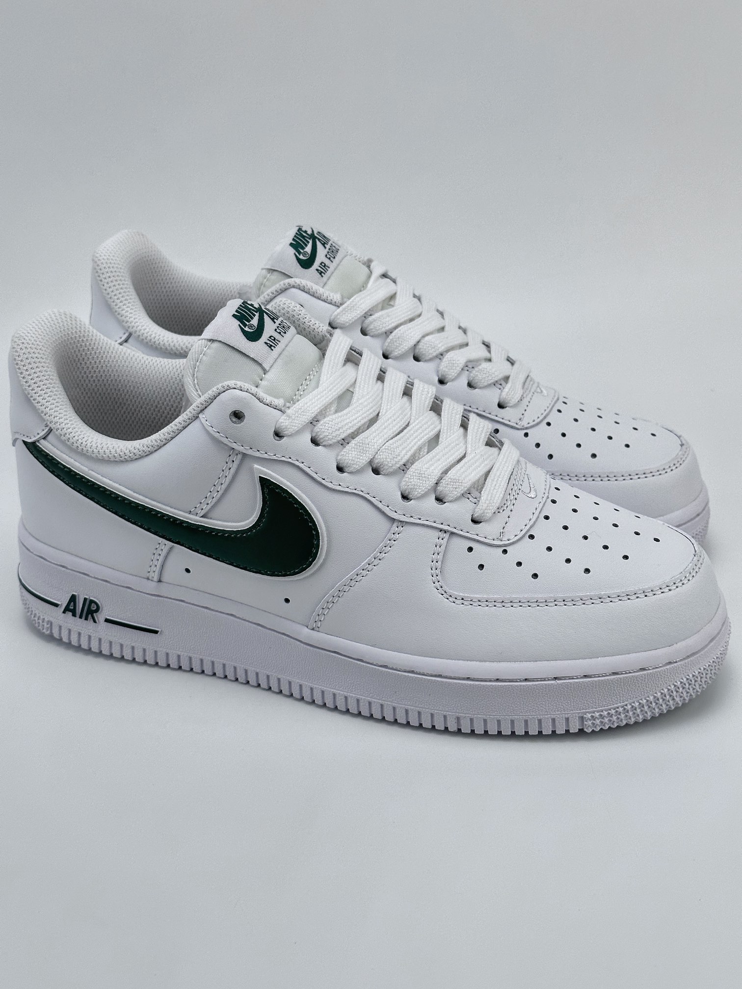 200 Nike Air Force 1 Low 07 白军绿勾 AO2423-104