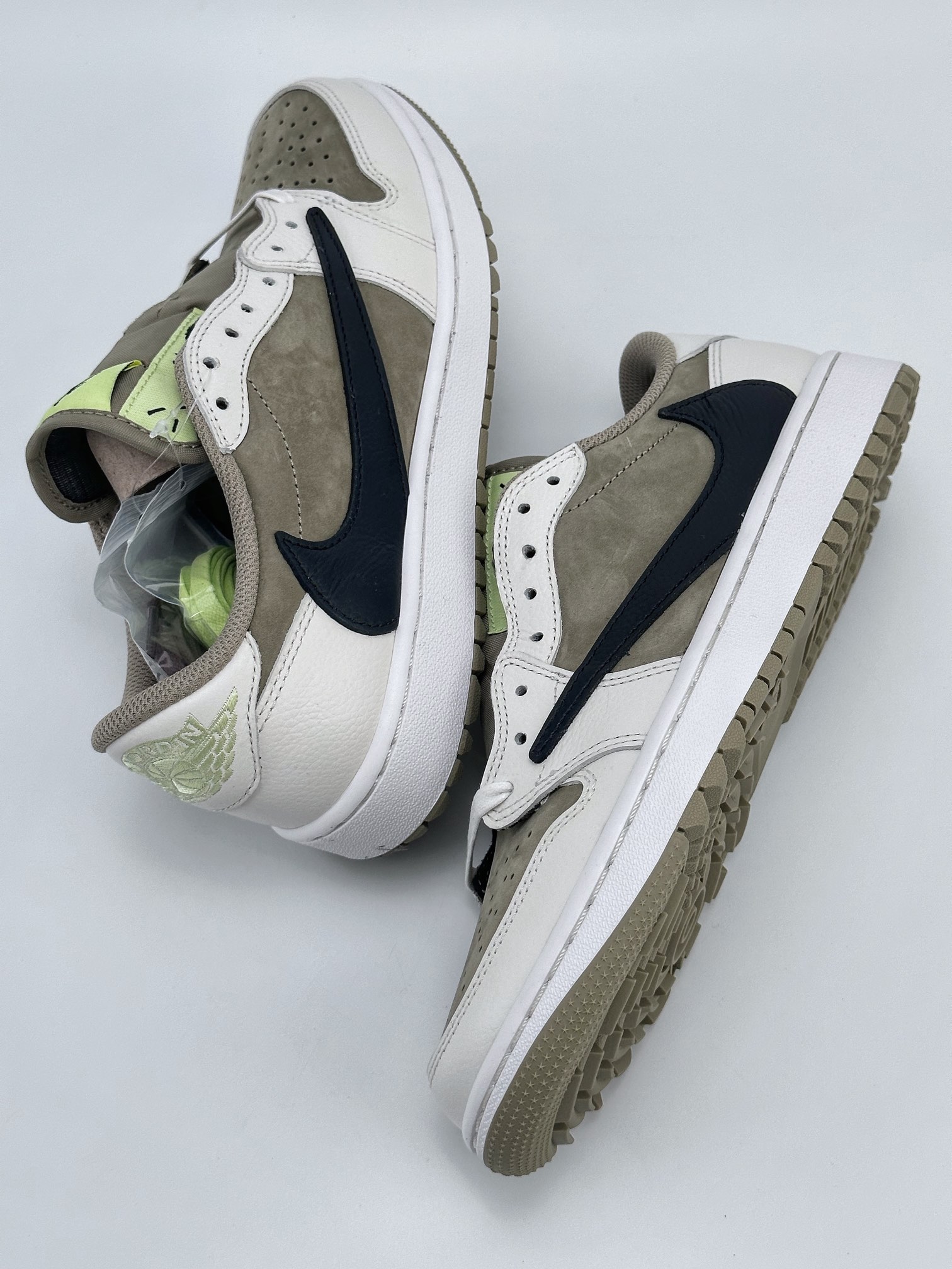 过验版本 市面最高工艺产物 Air Jordan 1 Low x Fragment x Travis Scott 白棕绿 FZ3124-200