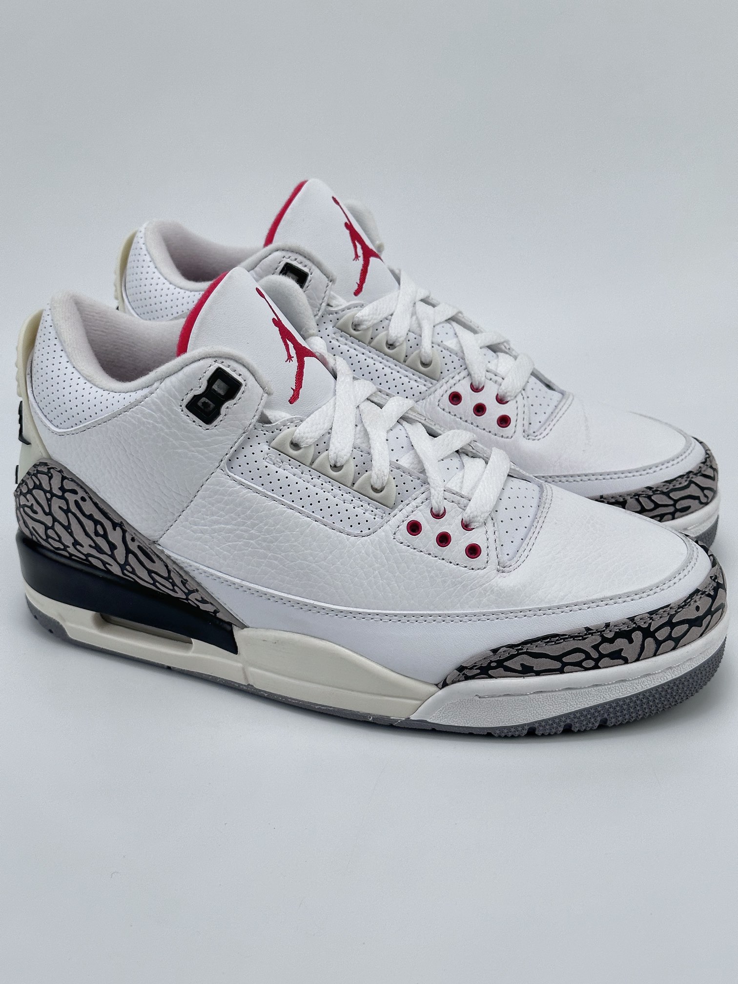 Air Jordan 3 Retro ”White Cement Reimagined” 做旧白水泥 DN3707-100