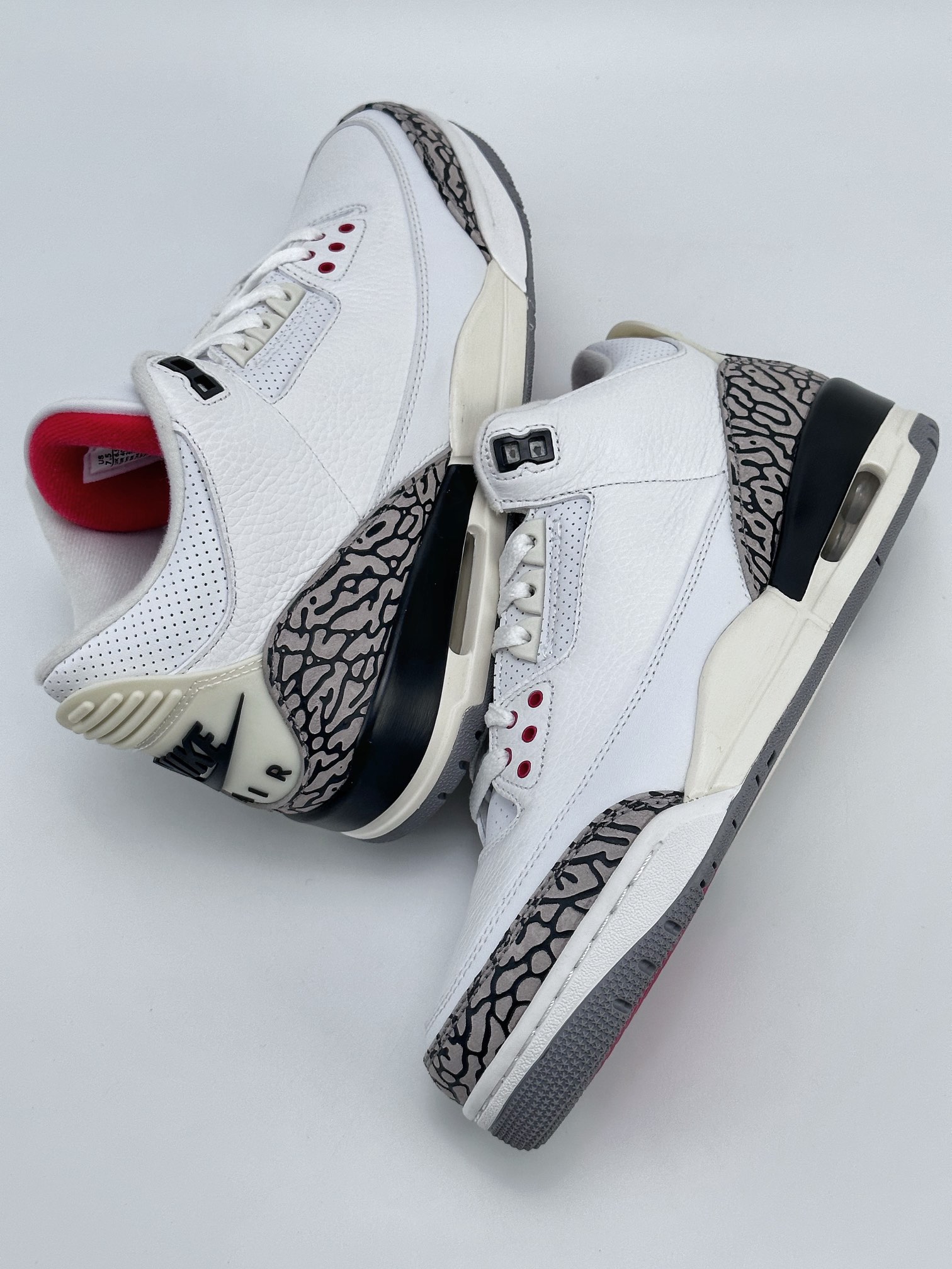 Air Jordan 3 Retro ”White Cement Reimagined” 做旧白水泥 DN3707-100