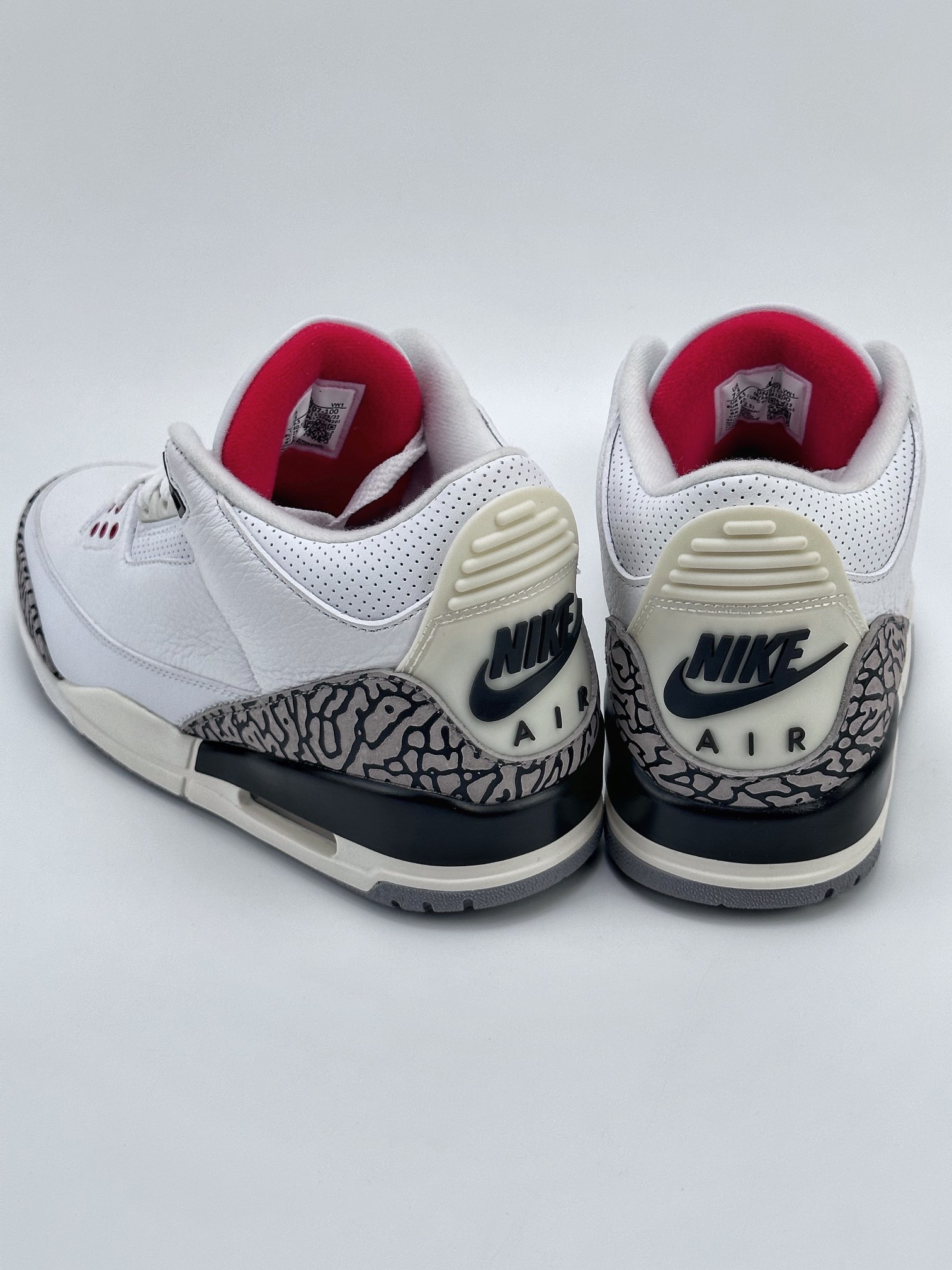 Air Jordan 3 Retro ”White Cement Reimagined” 做旧白水泥 DN3707-100