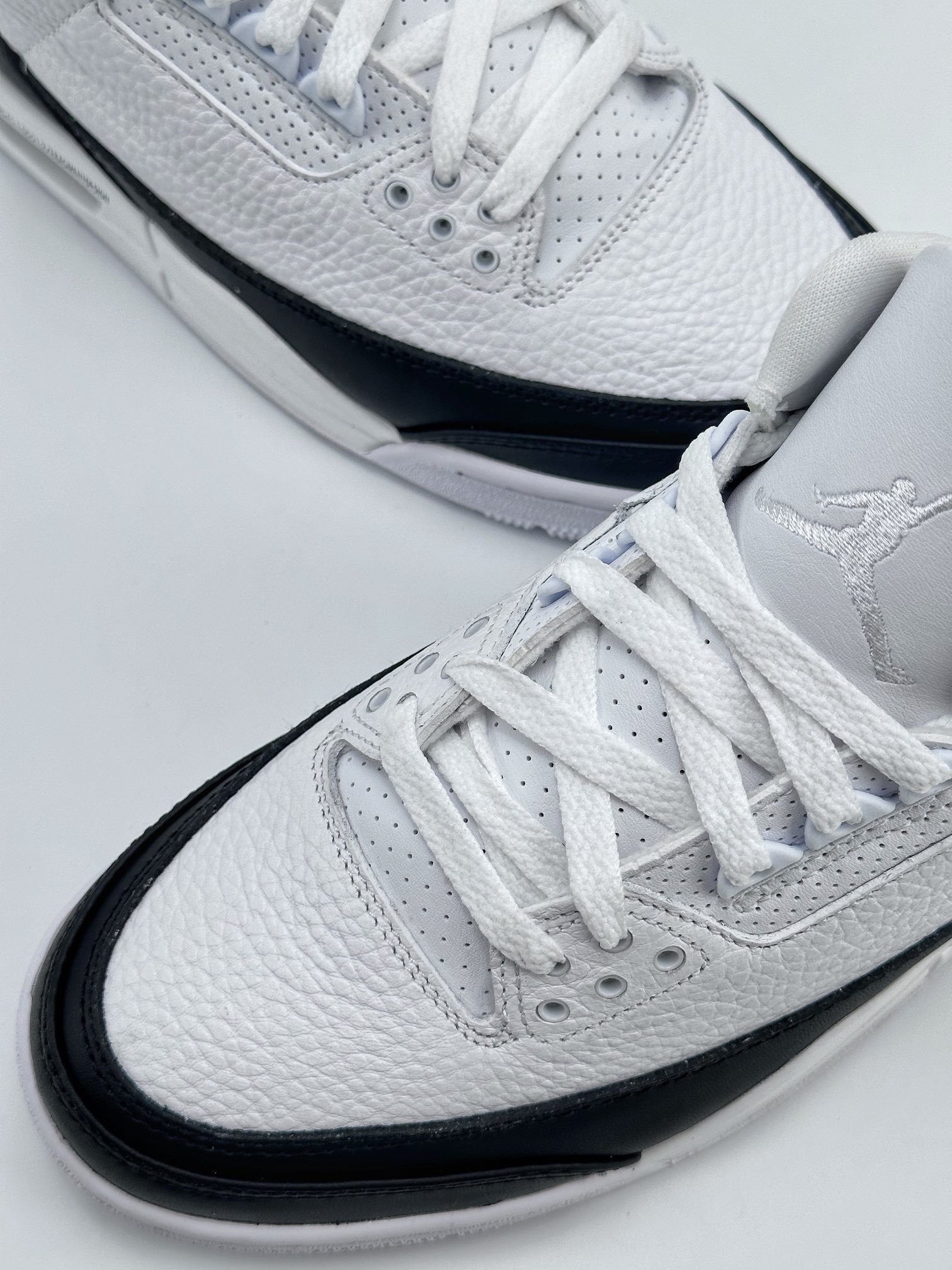 Air Jordan 3 Retro x Fragment Design ”White” Fujiwara Hiroshi Lightning Joint DA3595-100