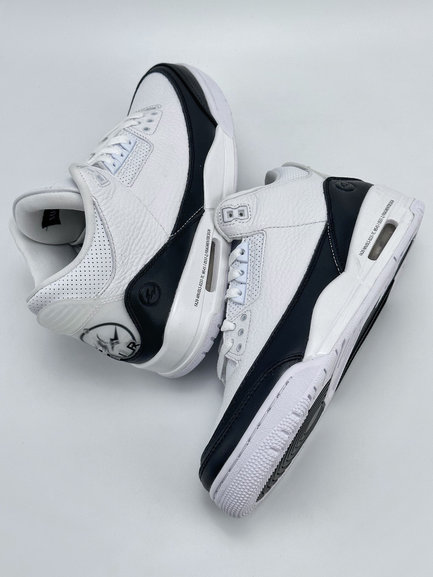 Air Jordan 3 Retro x Fragment Design ”White” Fujiwara Hiroshi Lightning Joint DA3595-100