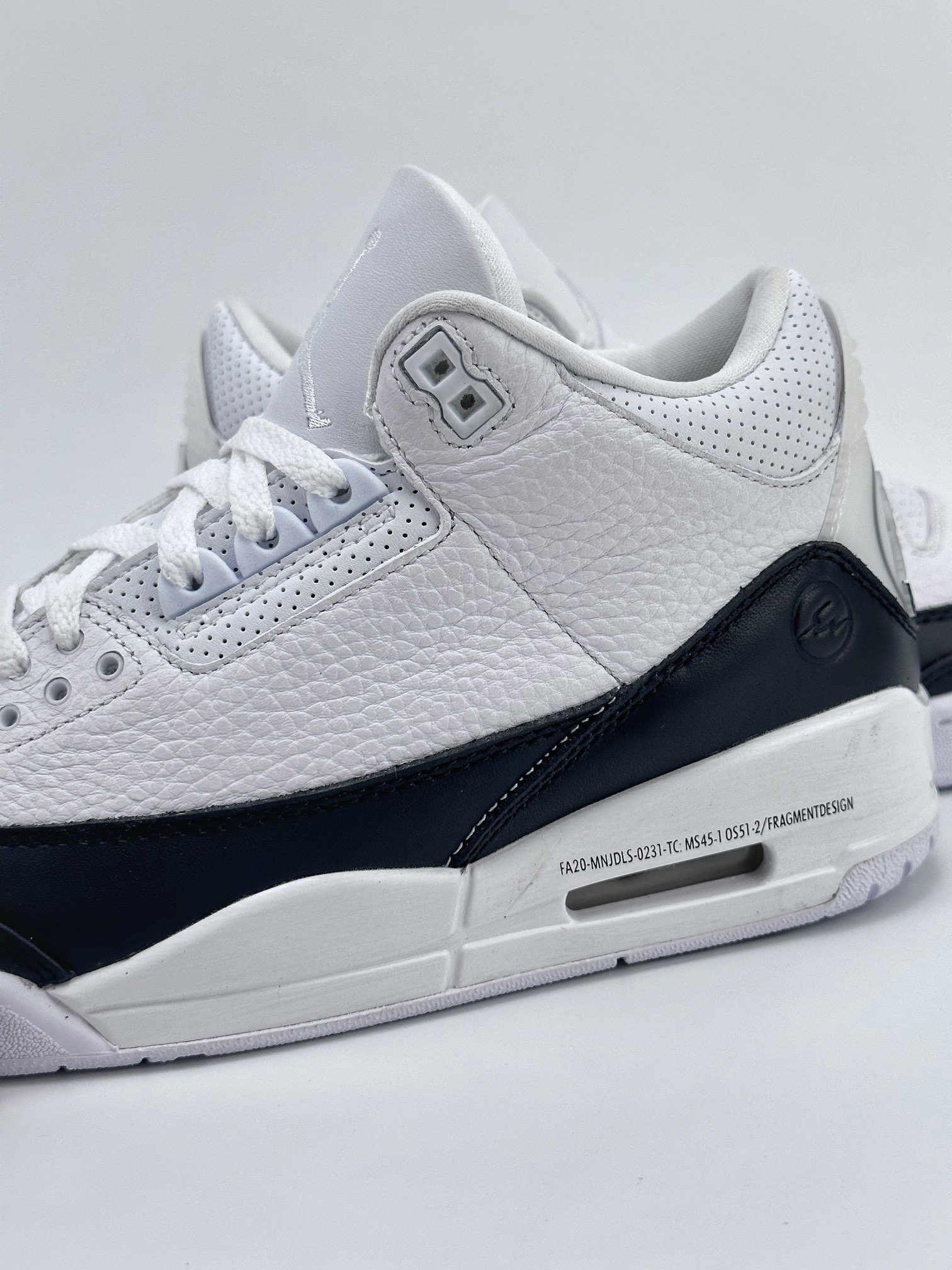 Air Jordan 3 Retro x Fragment Design ”White” Fujiwara Hiroshi Lightning Joint DA3595-100