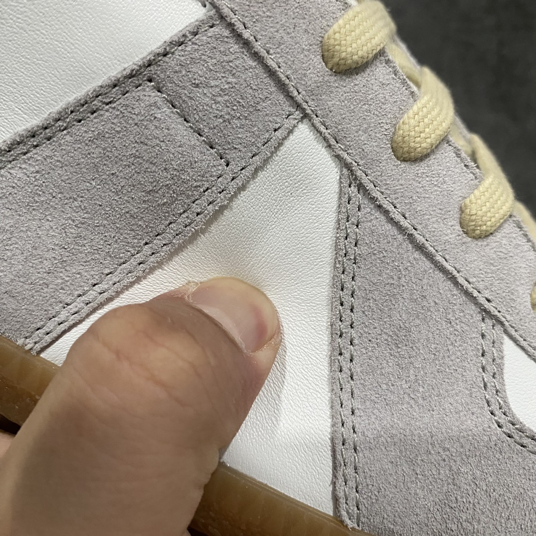 图片[3]-【东莞纯原】 Maison Margiela Calfskin Replica MM6马吉拉 德训运动休闲板鞋n广东一线大厂出品 非莆产n原版一比一开发 市售最高版本原版全套包装 配送精致礼盒 4色全码出货网红单品 高端外贸 平台零售专供批次 所有细节遵循原版 市售最强品质 尺码：35 36 36.5 37 38 39 40 40.5 41 42 42.5 43 44 44.5 45-莆田鞋批发中心