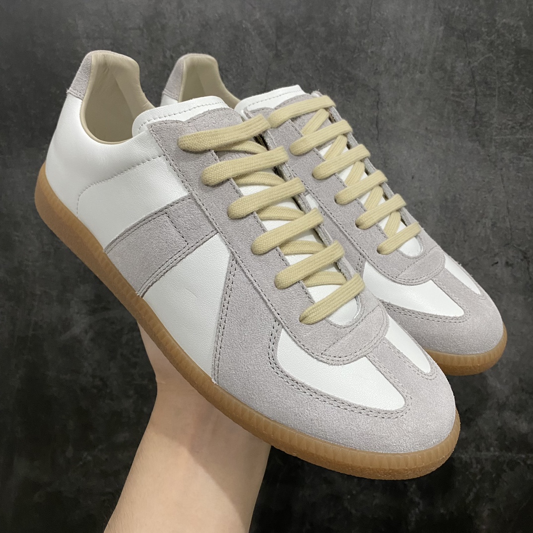 【东莞纯原】 Maison Margiela Calfskin Replica MM6马吉拉 德训运动休闲板鞋n广东一线大厂出品 非莆产n原版一比一开发 市售最高版本原版全套包装 配送精致礼盒 4色全码出货网红单品 高端外贸 平台零售专供批次 所有细节遵循原版 市售最强品质 尺码：35 36 36.5 37 38 39 40 40.5 41 42 42.5 43 44 44.5 45-莆田鞋批发中心