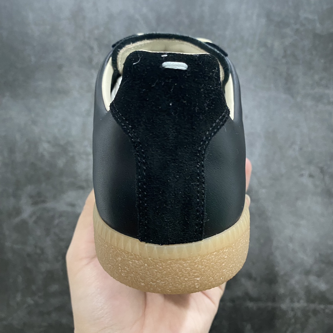 图片[4]-【东莞纯原】Maison Margiela Calfskin Replica MM6马吉拉 德训运动休闲板鞋n广东一线大厂出品 非莆产n原版一比一开发 市售最高版本原版全套包装 配送精致礼盒 4色全码出货网红单品 高端外贸 平台零售专供批次 所有细节遵循原版 市售最强品质 尺码：35 36 36.5 37 38 39 40 40.5 41 42 42.5 43 44 44.5 45-莆田鞋批发中心