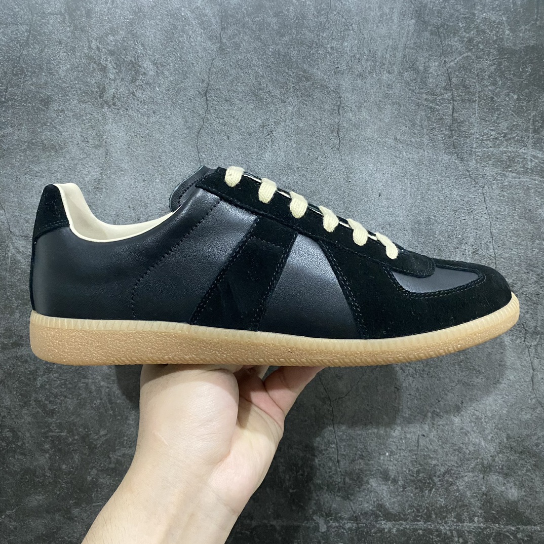 【东莞纯原】Maison Margiela Calfskin Replica MM6马吉拉 德训运动休闲板鞋n广东一线大厂出品 非莆产n原版一比一开发 市售最高版本原版全套包装 配送精致礼盒 4色全码出货网红单品 高端外贸 平台零售专供批次 所有细节遵循原版 市售最强品质 尺码：35 36 36.5 37 38 39 40 40.5 41 42 42.5 43 44 44.5 45-莆田鞋批发中心