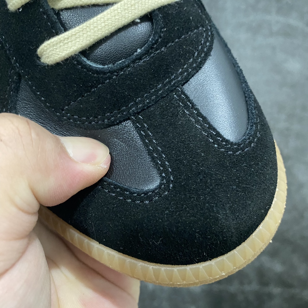 图片[4]-【东莞纯原】Maison Margiela Calfskin Replica MM6马吉拉 德训运动休闲板鞋n广东一线大厂出品 非莆产n原版一比一开发 市售最高版本原版全套包装 配送精致礼盒 4色全码出货网红单品 高端外贸 平台零售专供批次 所有细节遵循原版 市售最强品质 尺码：35 36 36.5 37 38 39 40 40.5 41 42 42.5 43 44 44.5 45-莆田鞋批发中心