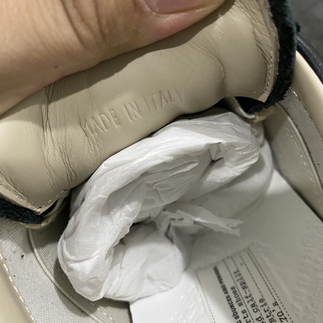 图片[7]-【东莞纯原】Maison Margiela Calfskin Replica MM6马吉拉 德训运动休闲板鞋n广东一线大厂出品 非莆产n原版一比一开发 市售最高版本原版全套包装 配送精致礼盒 4色全码出货网红单品 高端外贸 平台零售专供批次 所有细节遵循原版 市售最强品质 尺码：35 36 36.5 37 38 39 40 40.5 41 42 42.5 43 44 44.5 45-莆田鞋批发中心