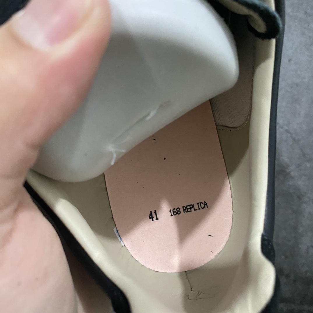 图片[8]-【东莞纯原】Maison Margiela Calfskin Replica MM6马吉拉 德训运动休闲板鞋n广东一线大厂出品 非莆产n原版一比一开发 市售最高版本原版全套包装 配送精致礼盒 4色全码出货网红单品 高端外贸 平台零售专供批次 所有细节遵循原版 市售最强品质 尺码：35 36 36.5 37 38 39 40 40.5 41 42 42.5 43 44 44.5 45-莆田鞋批发中心