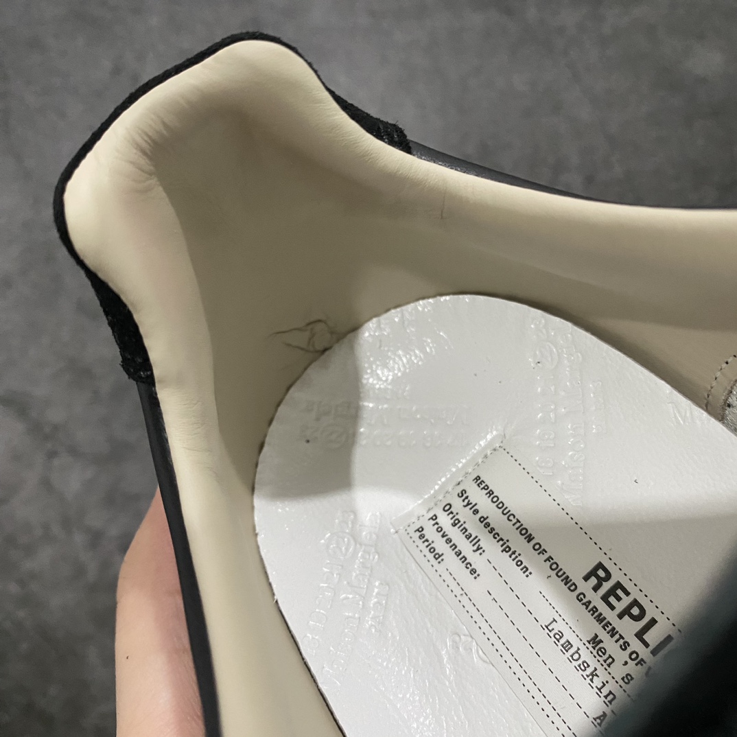 图片[9]-【东莞纯原】Maison Margiela Calfskin Replica MM6马吉拉 德训运动休闲板鞋n广东一线大厂出品 非莆产n原版一比一开发 市售最高版本原版全套包装 配送精致礼盒 4色全码出货网红单品 高端外贸 平台零售专供批次 所有细节遵循原版 市售最强品质 尺码：35 36 36.5 37 38 39 40 40.5 41 42 42.5 43 44 44.5 45-莆田鞋批发中心