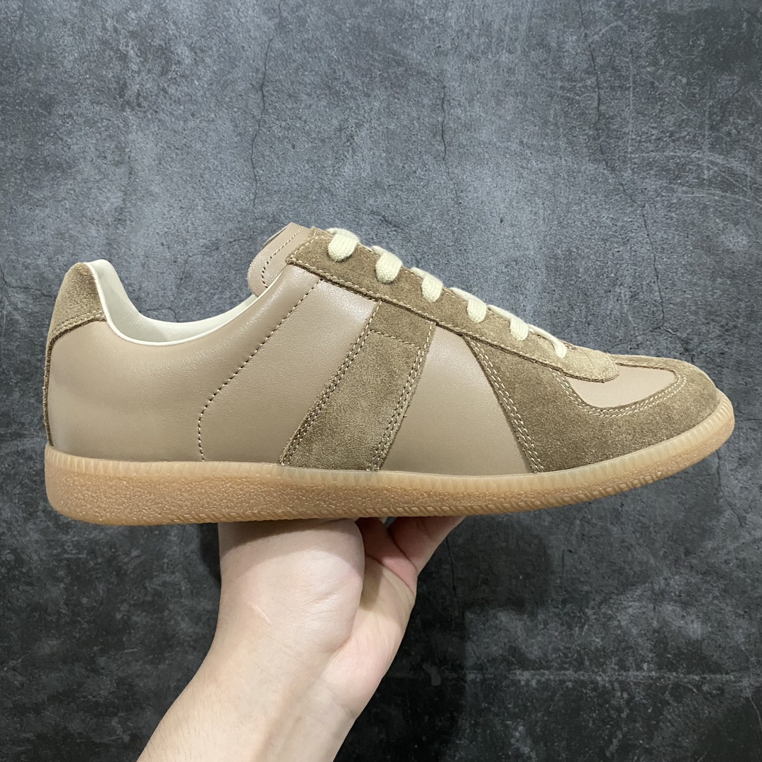 【东莞纯原】Maison Margiela Calfskin Replica MM6马吉拉 德训运动休闲板鞋n广东一线大厂出品 非莆产n原版一比一开发 市售最高版本原版全套包装 配送精致礼盒 4色全码出货网红单品 高端外贸 平台零售专供批次 所有细节遵循原版 市售最强品质 尺码：35 36 36.5 37 38 39 40 40.5 41 42 42.5 43 44 44.5 45-莆田鞋批发中心