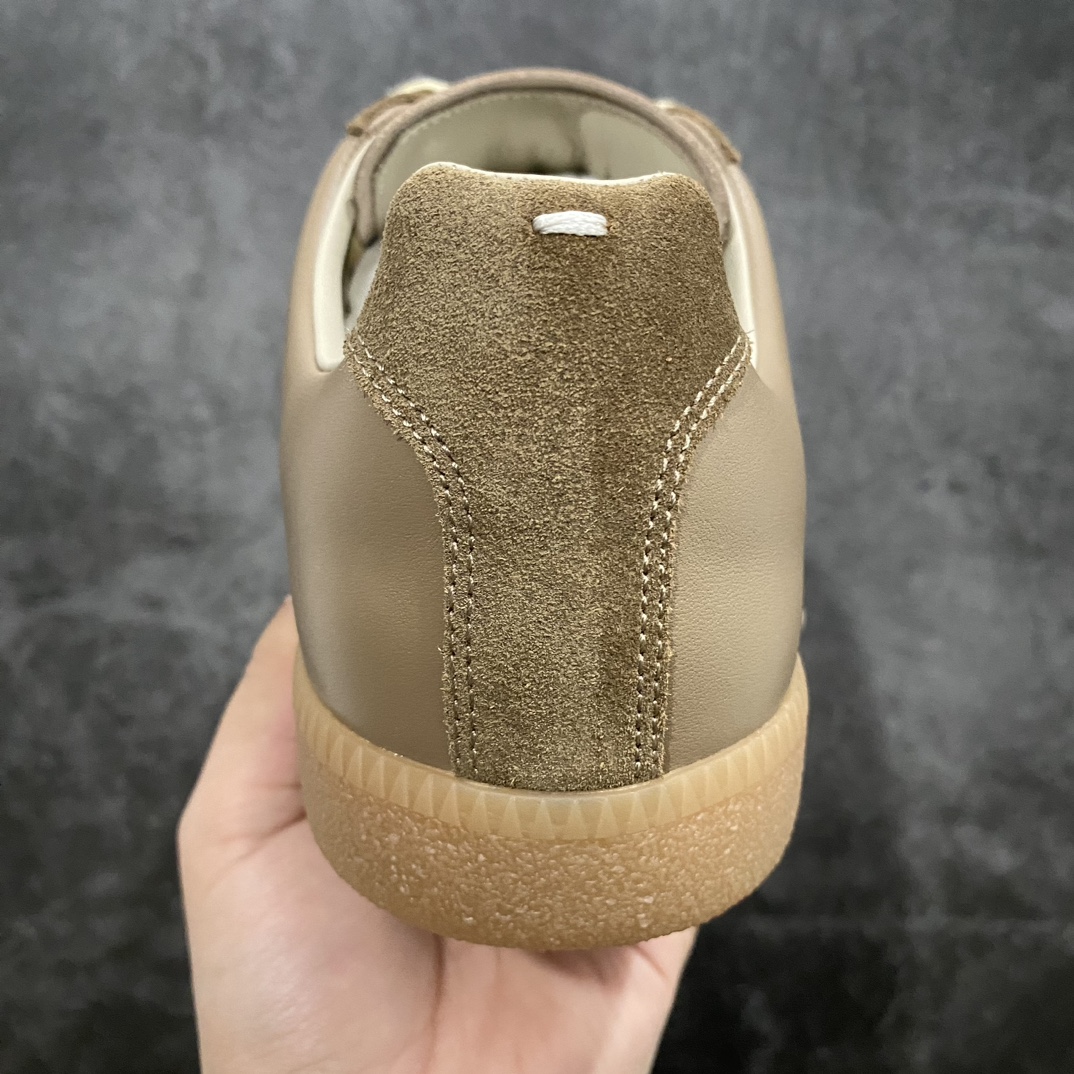 图片[4]-【东莞纯原】Maison Margiela Calfskin Replica MM6马吉拉 德训运动休闲板鞋n广东一线大厂出品 非莆产n原版一比一开发 市售最高版本原版全套包装 配送精致礼盒 4色全码出货网红单品 高端外贸 平台零售专供批次 所有细节遵循原版 市售最强品质 尺码：35 36 36.5 37 38 39 40 40.5 41 42 42.5 43 44 44.5 45-莆田鞋批发中心