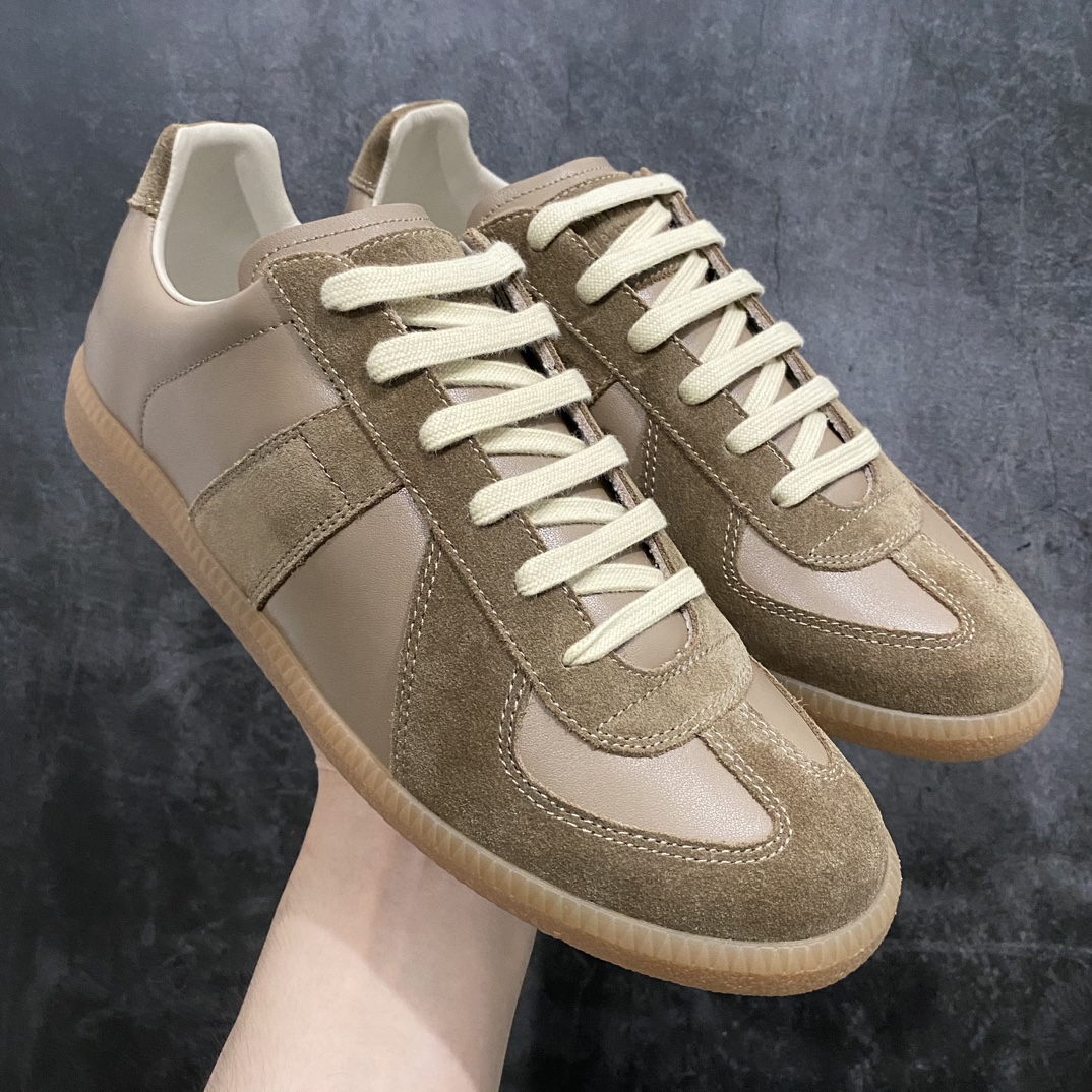 【东莞纯原】Maison Margiela Calfskin Replica MM6马吉拉 德训运动休闲板鞋n广东一线大厂出品 非莆产n原版一比一开发 市售最高版本原版全套包装 配送精致礼盒 4色全码出货网红单品 高端外贸 平台零售专供批次 所有细节遵循原版 市售最强品质 尺码：35 36 36.5 37 38 39 40 40.5 41 42 42.5 43 44 44.5 45-莆田鞋批发中心