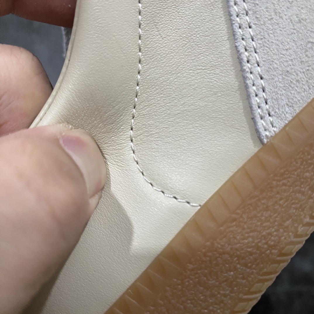 图片[2]-【东莞纯原】Maison Margiela Calfskin Replica MM6马吉拉 德训运动休闲板鞋n广东一线大厂出品 非莆产n原版一比一开发 市售最高版本原版全套包装 配送精致礼盒 4色全码出货网红单品 高端外贸 平台零售专供批次 所有细节遵循原版 市售最强品质 尺码：35 36 36.5 37 38 39 40 40.5 41 42 42.5 43 44 44.5 45-莆田鞋批发中心