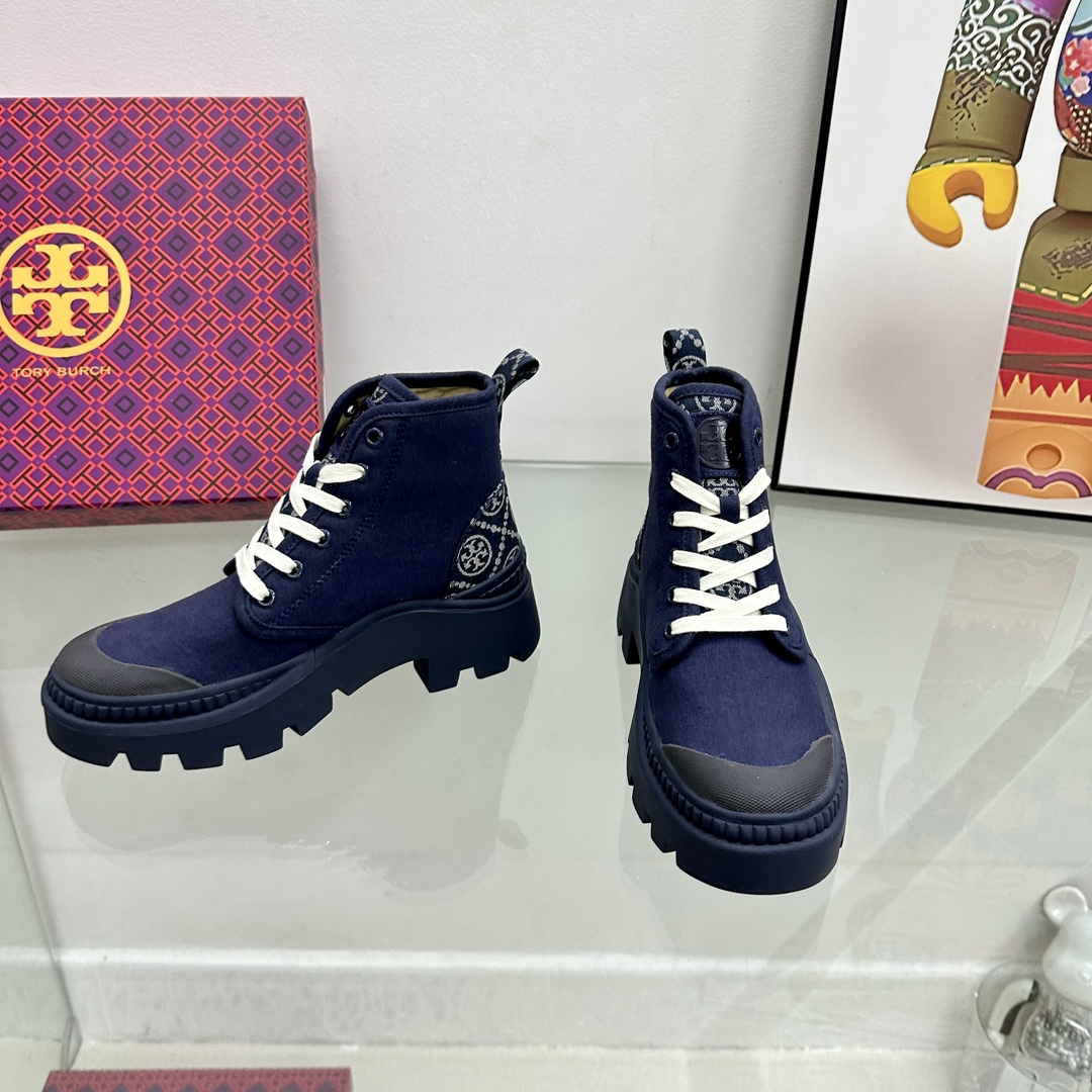Stylish Tory Burch Sports Boots: Comfortable and Chic Footwear for Women on the Go - 图片 3