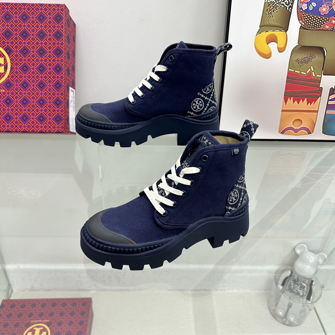 Stylish Tory Burch Sports Boots: Comfortable and Chic Footwear for Women on the Go - 图片 1