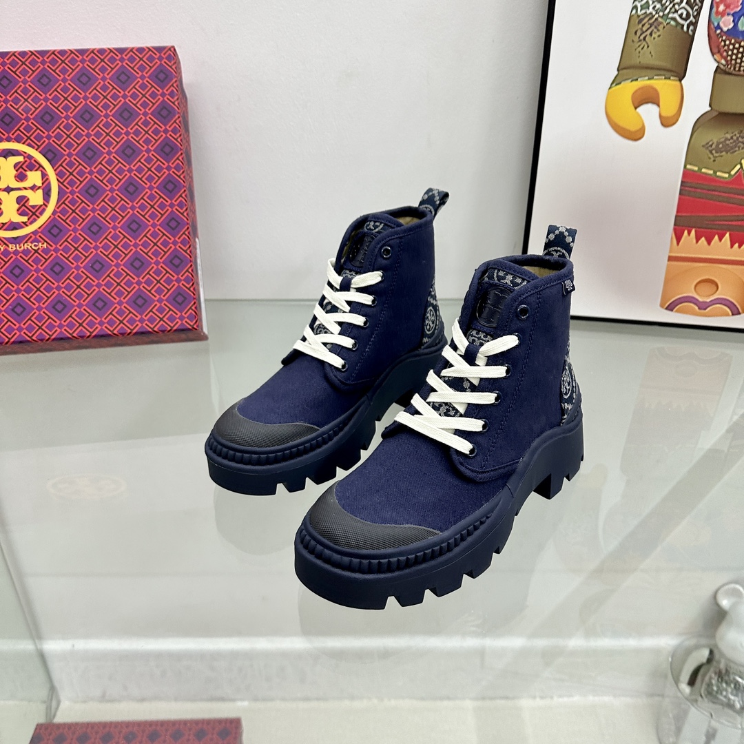 Stylish Tory Burch Sports Boots: Comfortable and Chic Footwear for Women on the Go - 图片 5