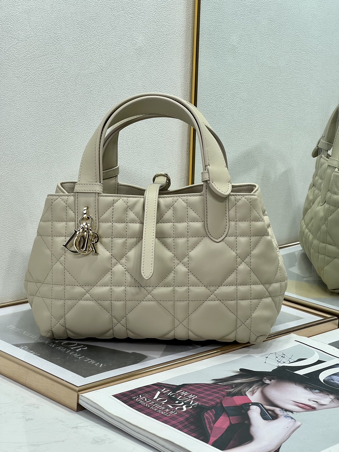 Crema claro 23cm